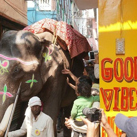 Good Vibes Hostel Varanasi Exterior photo