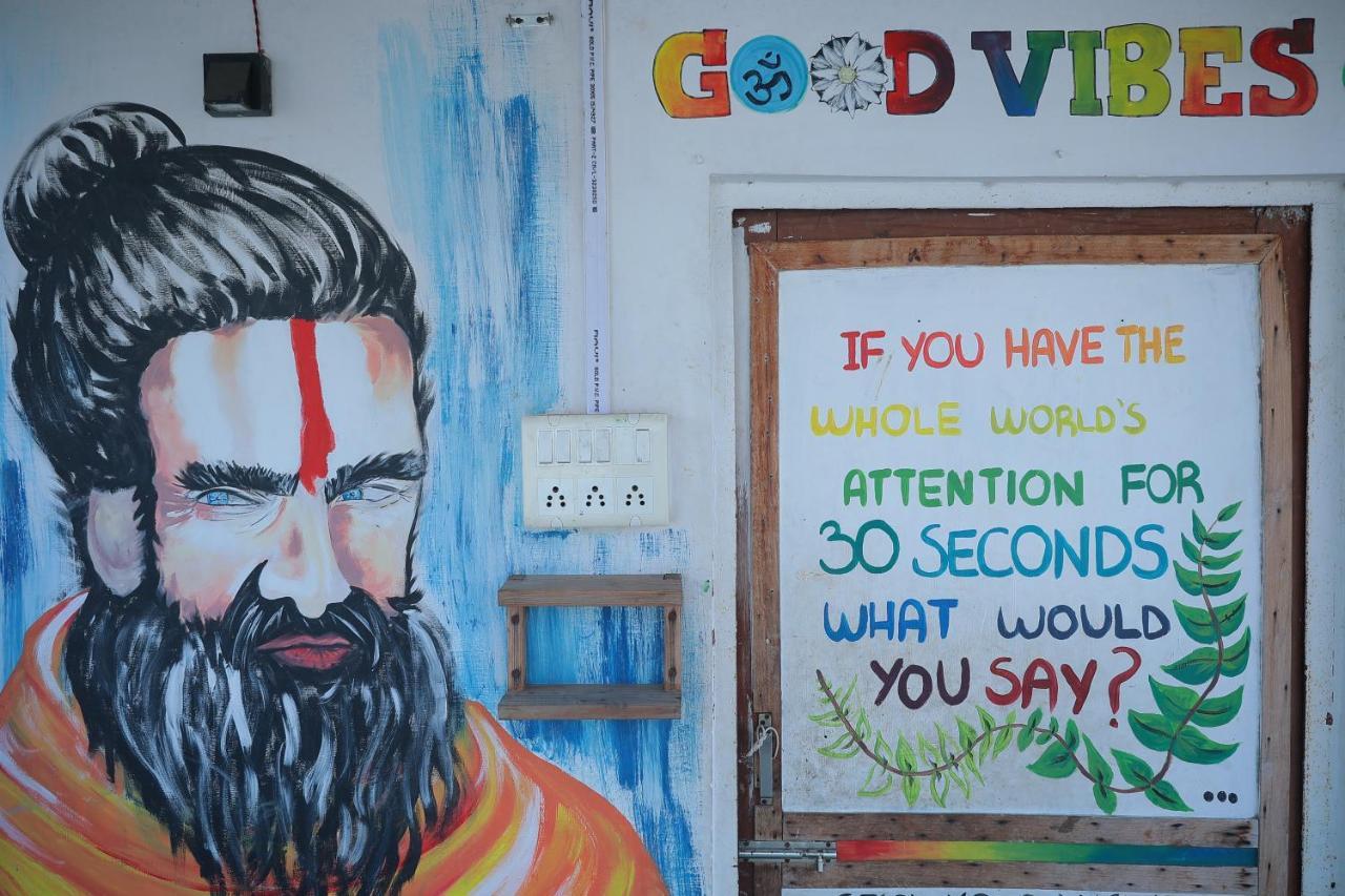 Good Vibes Hostel Varanasi Exterior photo