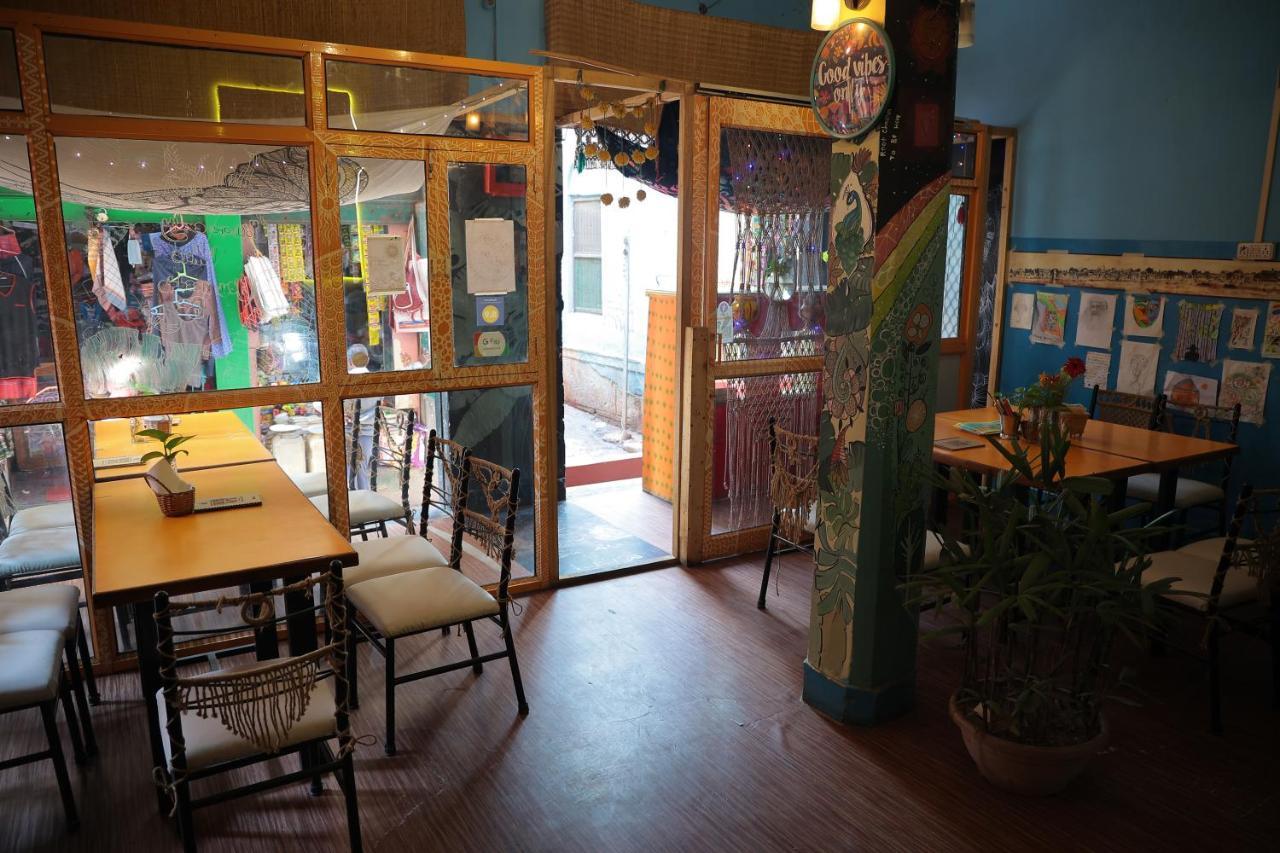 Good Vibes Hostel Varanasi Exterior photo