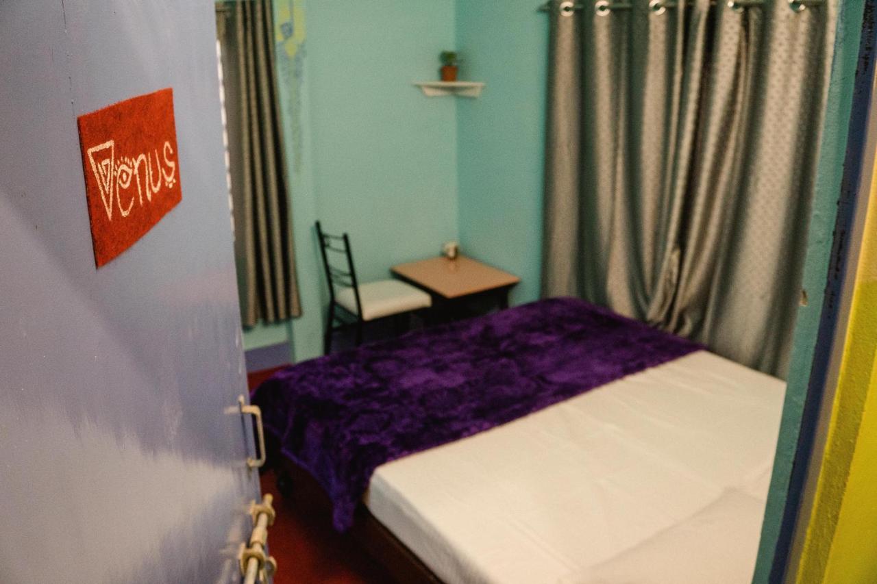 Good Vibes Hostel Varanasi Exterior photo